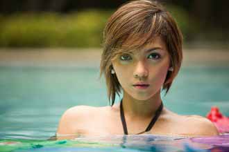 Gorgeous Filipina Woman