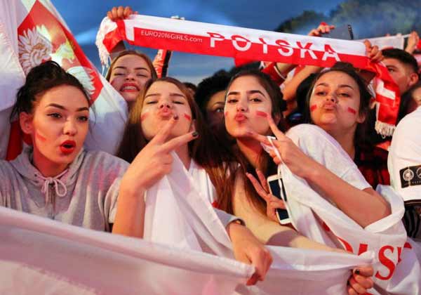 Polish girls at Euro 2016